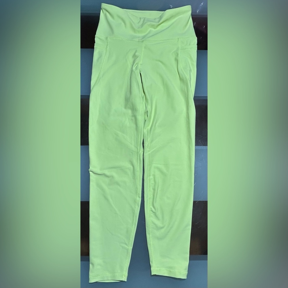 Old Navy High Rise Powersoft Side Pocket 7/8 Leggings Size M